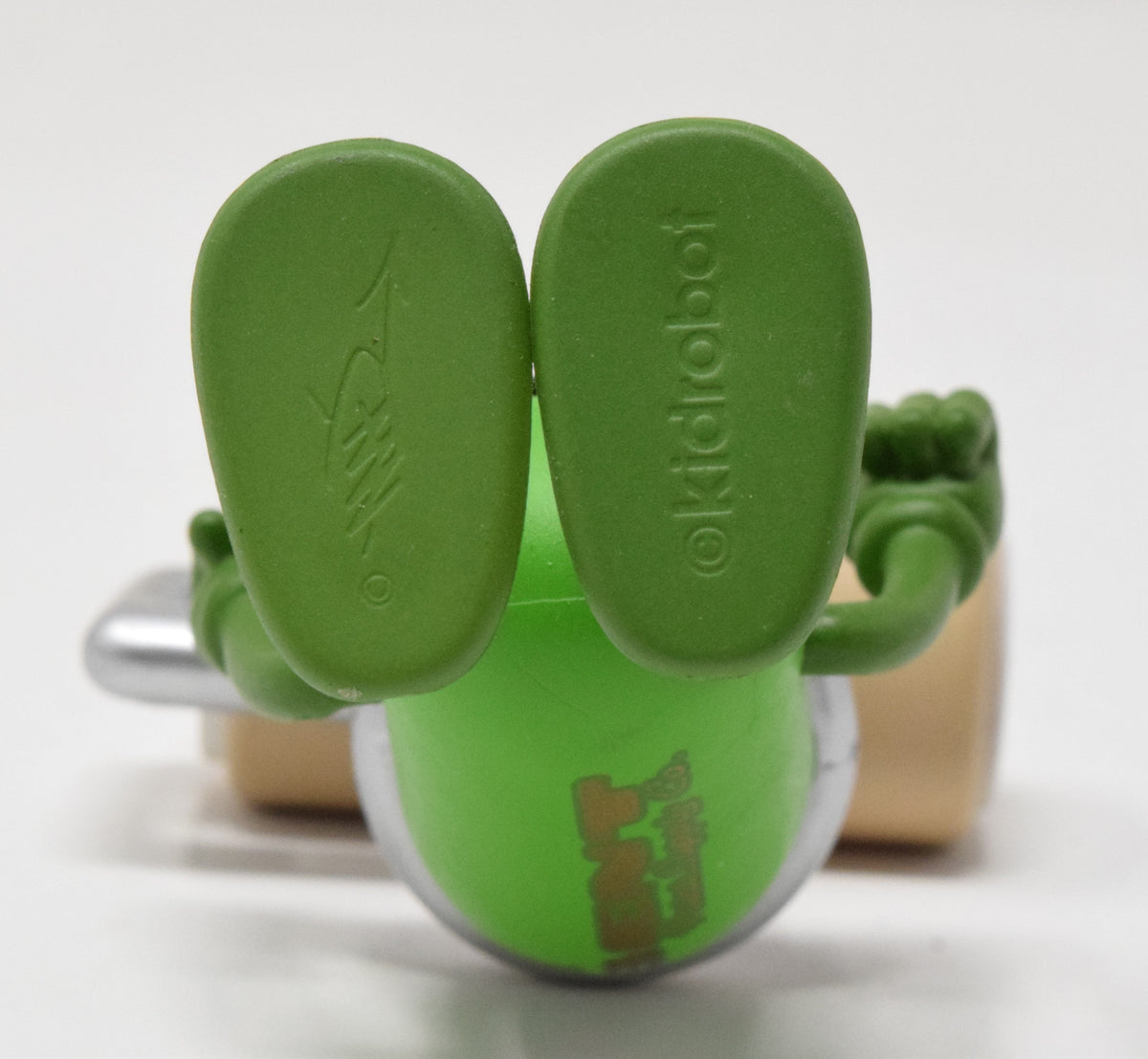Kidrobot Bentworld Vandals Mad Rolls New Vinyl Figure Spray Paint