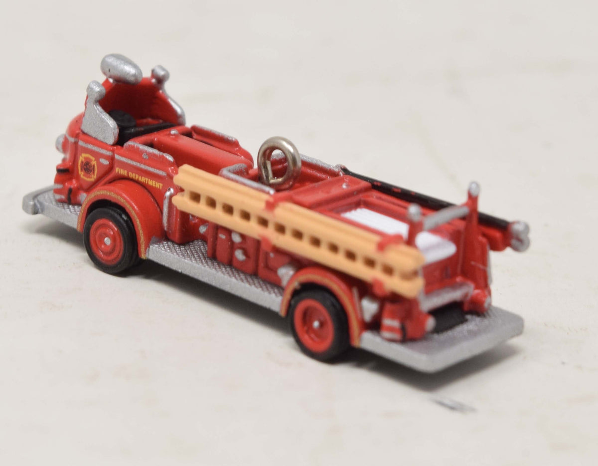 Hallmark Keepsake Ornament American LaFrance 700 Pumper Firetruck Christmas Tree 2005 NIB